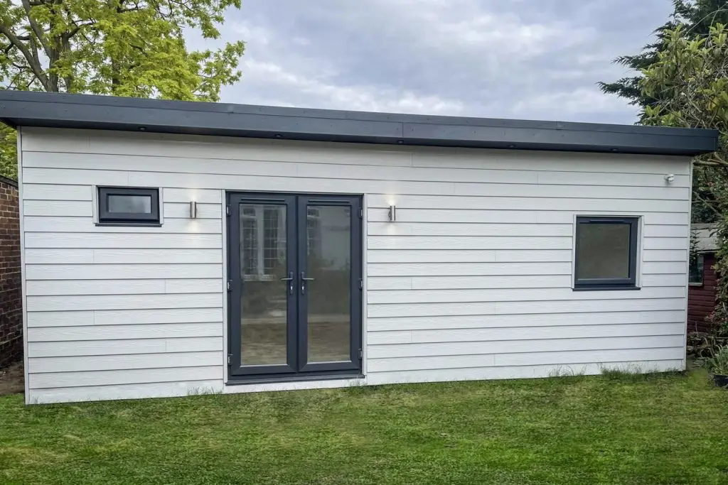 Garden room treatment cedral cladding